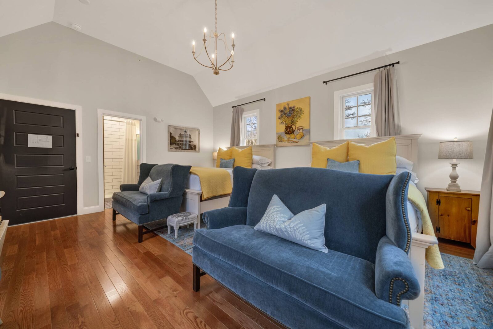 The Highland Room sleeps 4 with double queen beds.